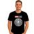 Playera corte regular de color negro con diseño de capitán América, Iron Man marvel y el calendario azteca en color gris claro, impresión DTF, producto para Dropshipping.